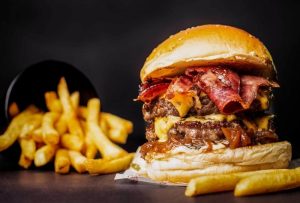 Beylikdüzü Yemek Fotoğrafçılığı ve Sosyal Medya İçerik Çekimi – Burger Bite Makyol Yaşam