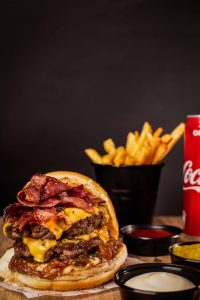 Beylikdüzü Yemek Fotoğrafçılığı ve Sosyal Medya Çekimi – Burger Bite Makyol Yaşam