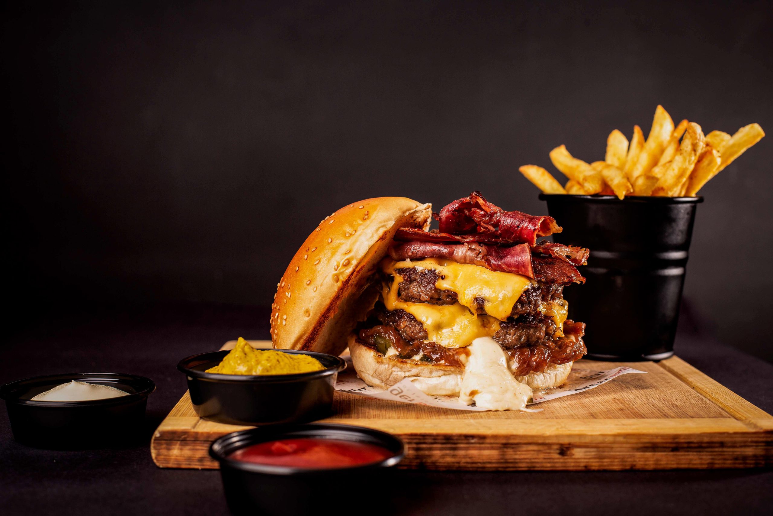 Beylikdüzü Yemek Fotoğrafçılığı ve Sosyal Medya Çekimi – Burger Bite Makyol Yaşam