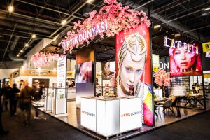 İFM Fuar Merkezi Stand ve Mimari Fotoğraf Çekimi – Optik Dünyası