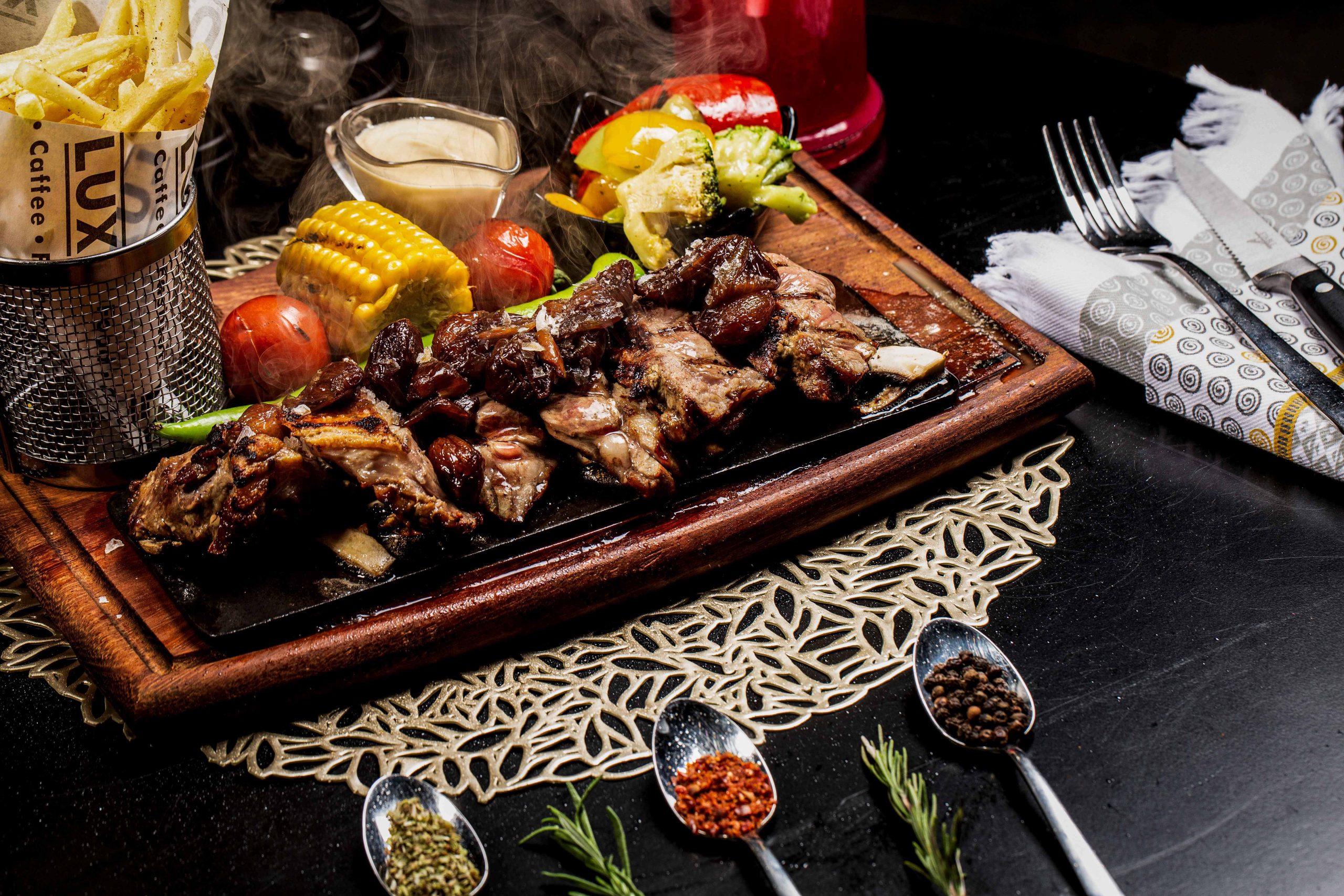 Sefaköy Kapsamlı Yemek Fotoğrafçılığı ve Menü Çekimi – Lux Food