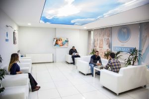Bahçelievler Diş Kliniği ve Sosyal Medya Fotoğraf Çekimi – Beyaz Işık Diş Klinikleri